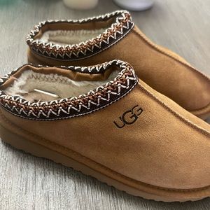 UGG tasman